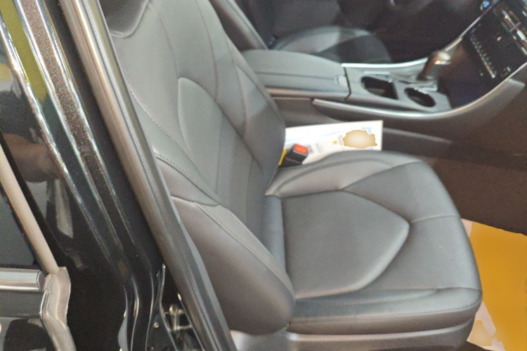 Toyota Avalon 2023 car image #24