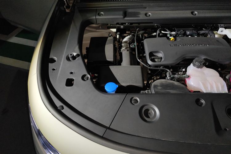 零跑汽车 零跑C10 2025 汽车图片 #24