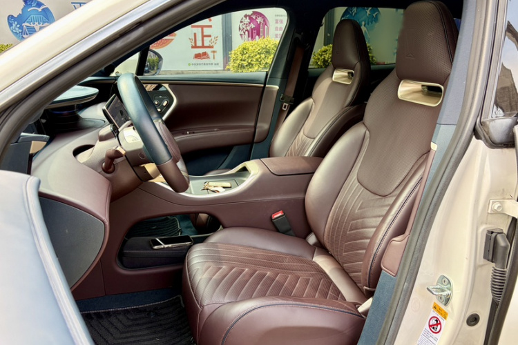 Avatr 11 2023 immagine di auto #24