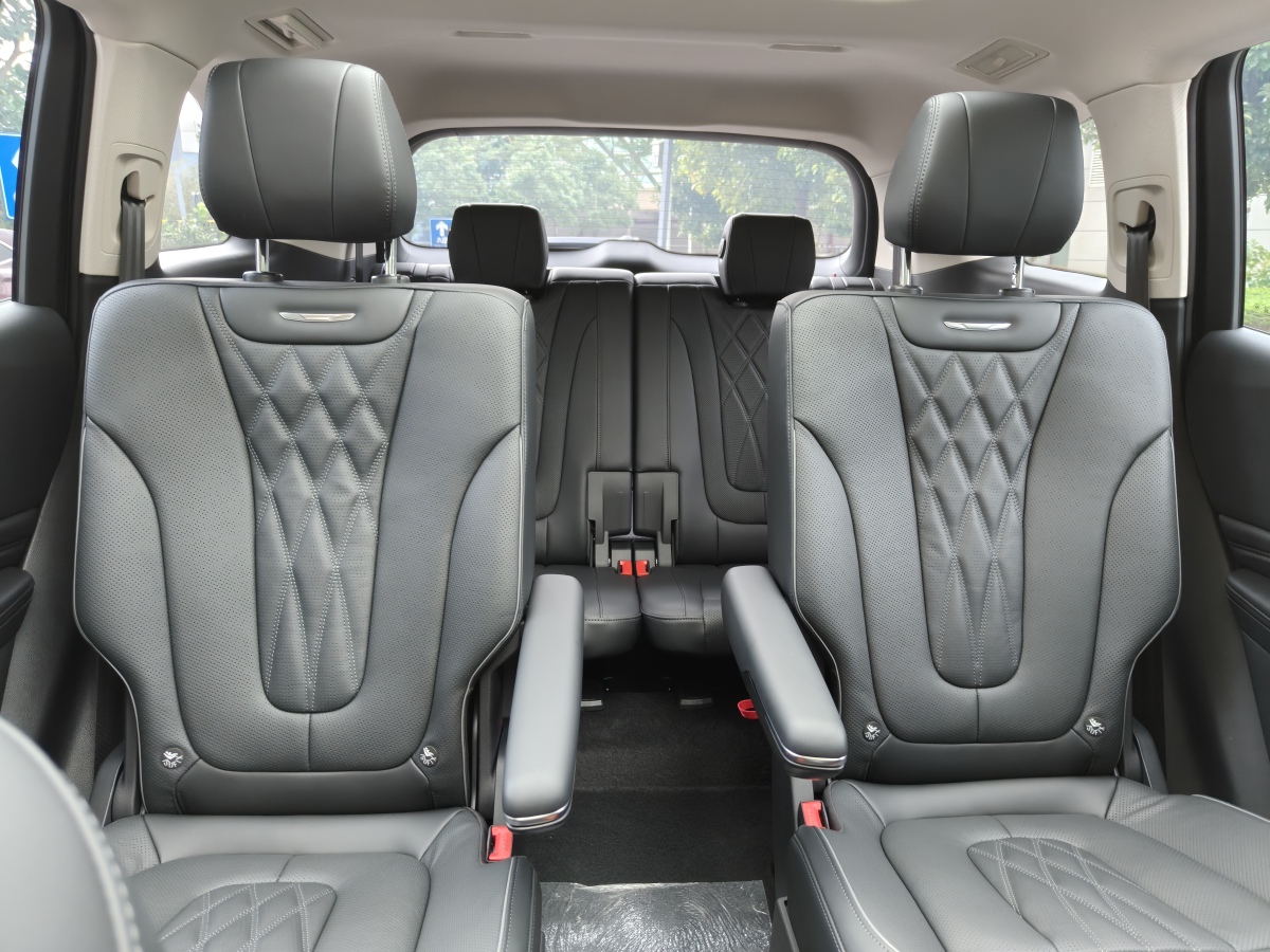 HongQi HS7 PHEV 2024 car image #24