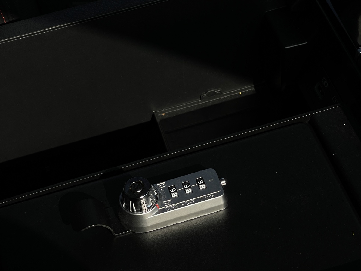 Toyota Sequoia 2023 #24 Toyota Sequoia 2023 imagen de coche #24