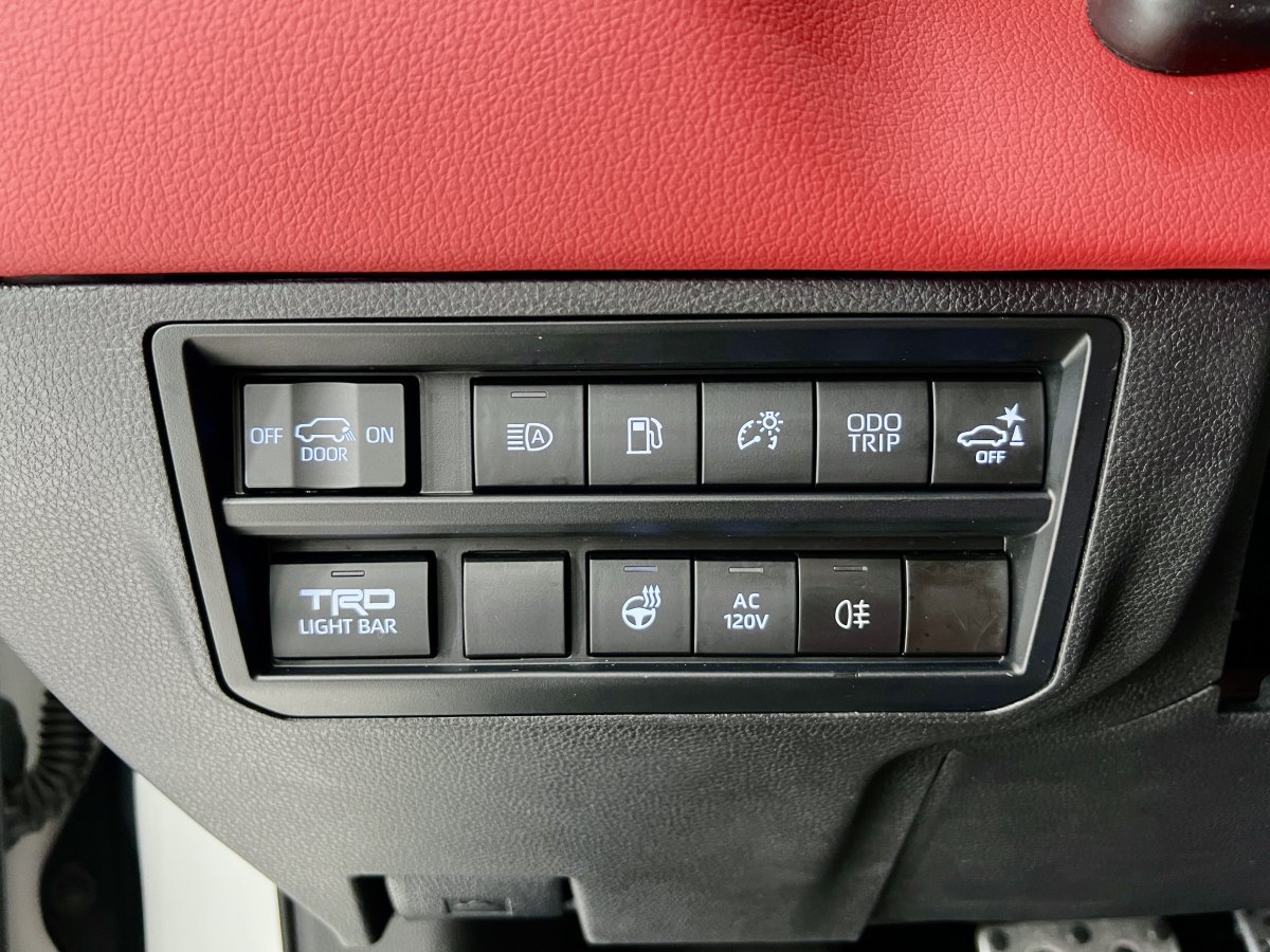 Toyota Sequoia 2024 #24 Toyota Sequoia 2024 imagen de coche #24