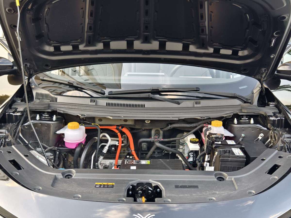 哪吒汽车 哪吒X 2024 #24 哪吒汽车 哪吒X 2024 汽车图片 #24