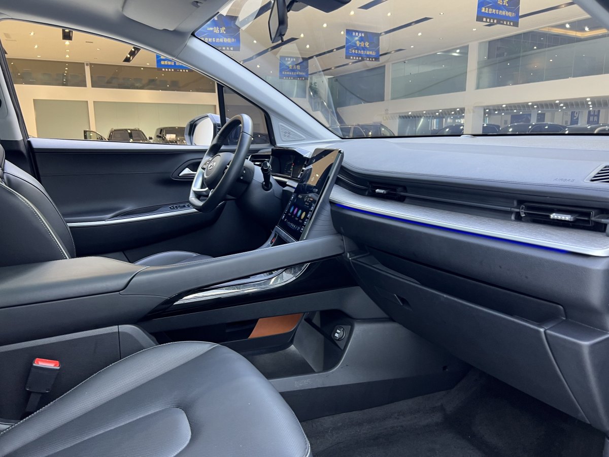 Hyundai Custo 2023 car image #24