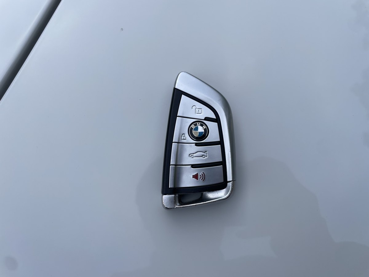 BMW M3 2012 car image #24