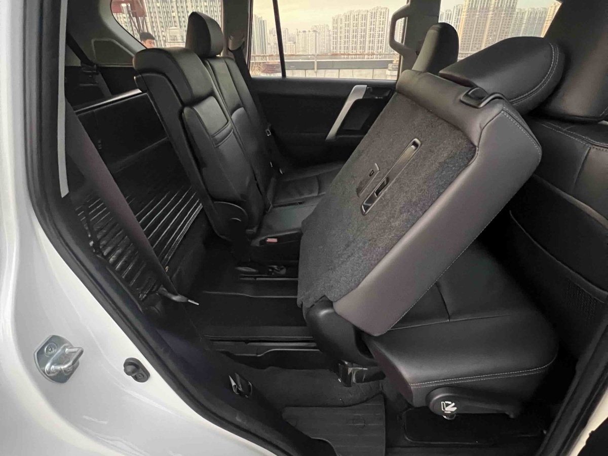 Toyota Prado (Imported) 2014 car image #24