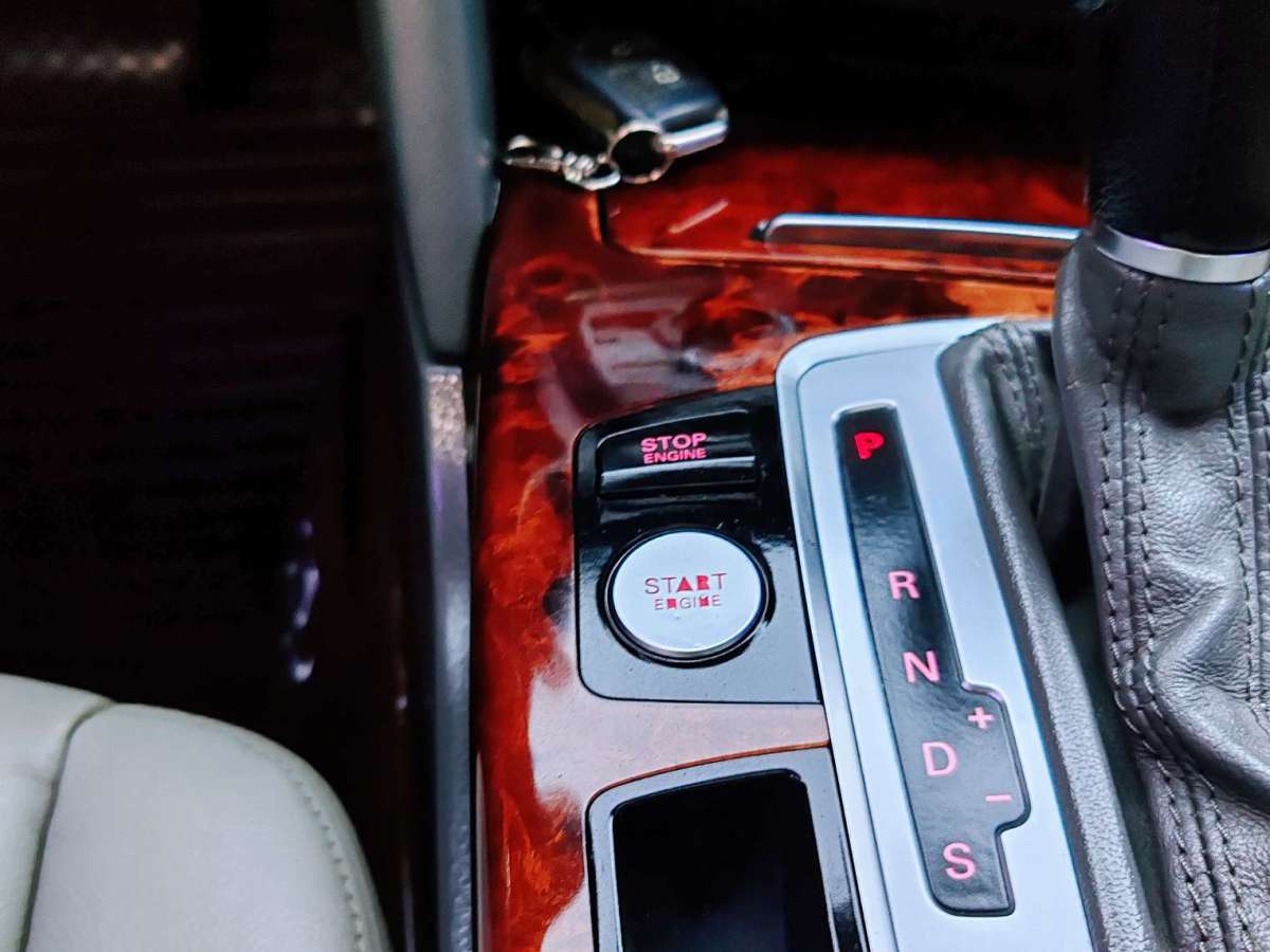 Audi A6 2011 car image #24