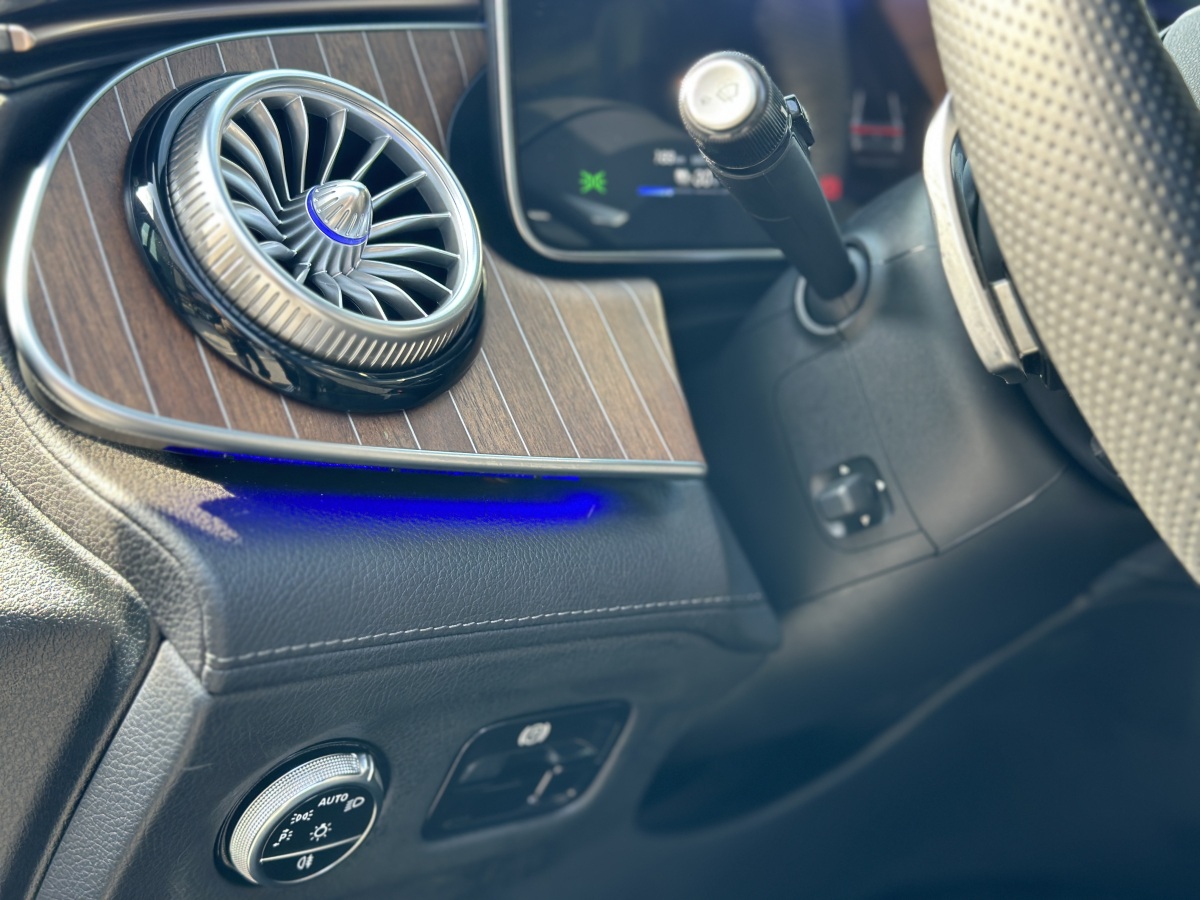 Mercedes-Benz EQE SUV 2023 car image #24