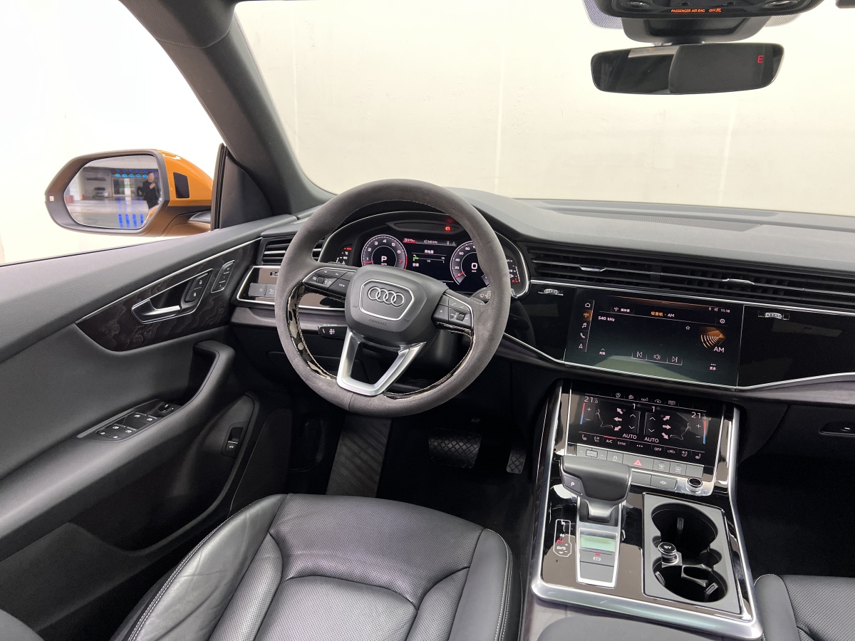 Audi RS Q8 2020 car image #24