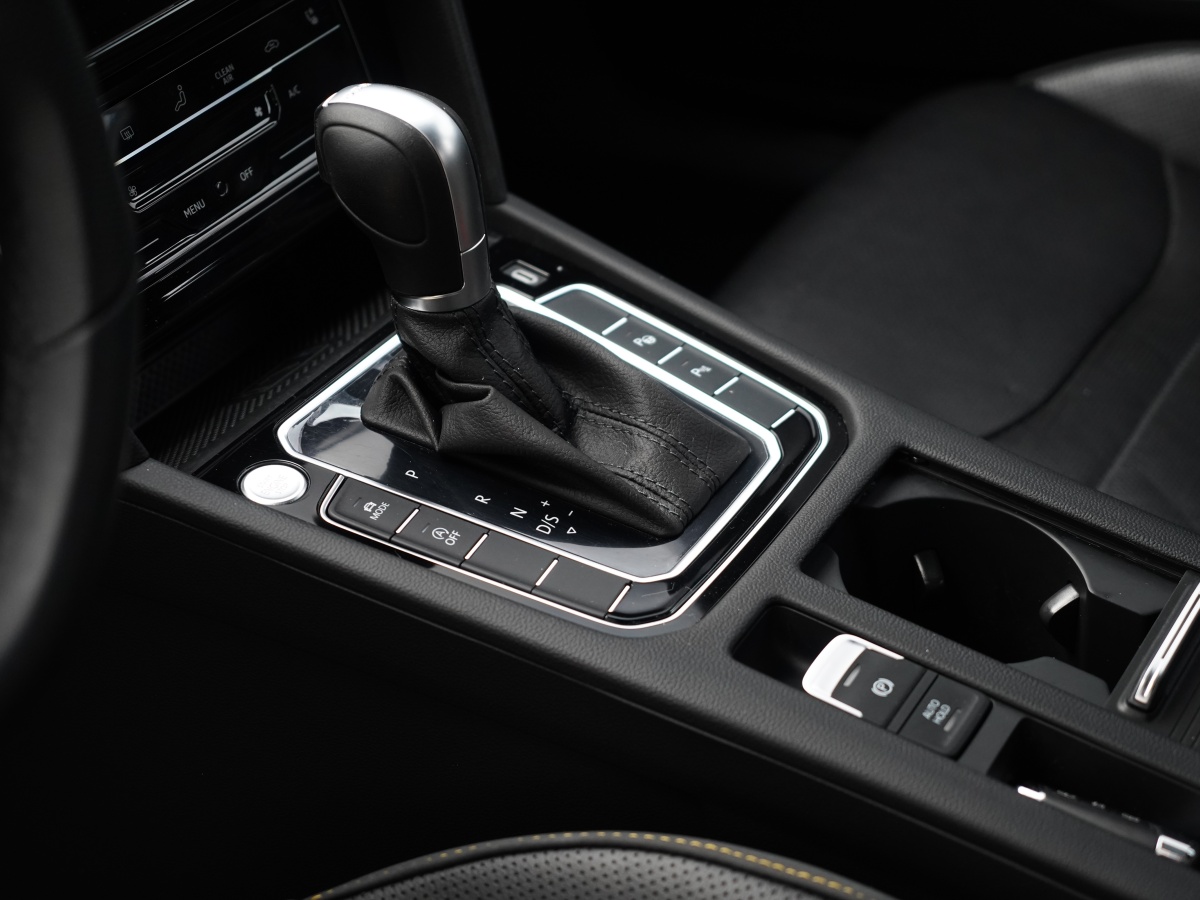 Volkswagen CC 2024 car image #24