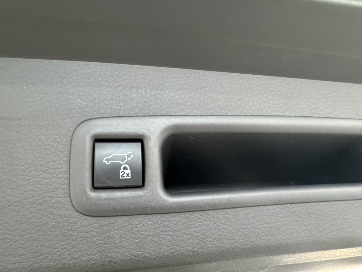 Toyota Granvia 2024 car image #24