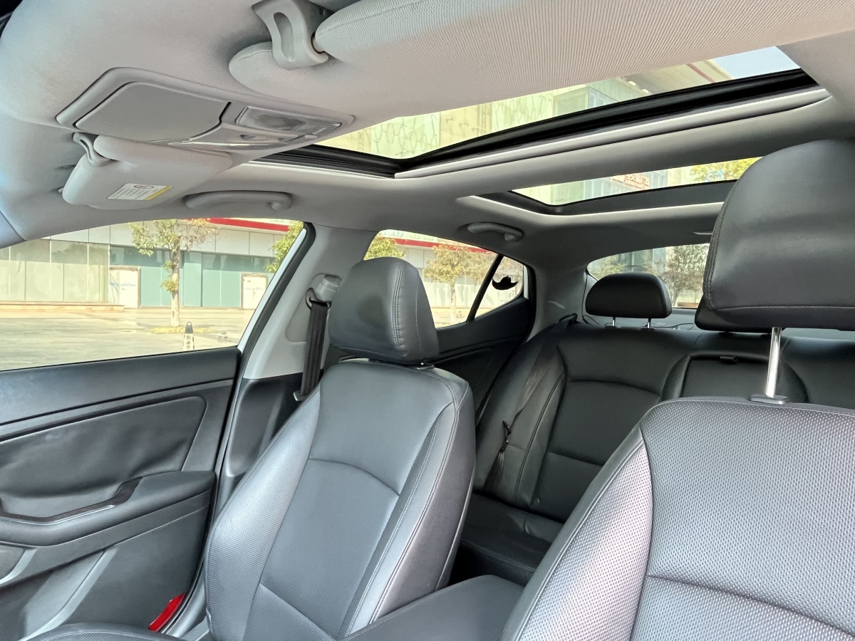 Kia K5 (Imported) 2015 immagine di auto #24