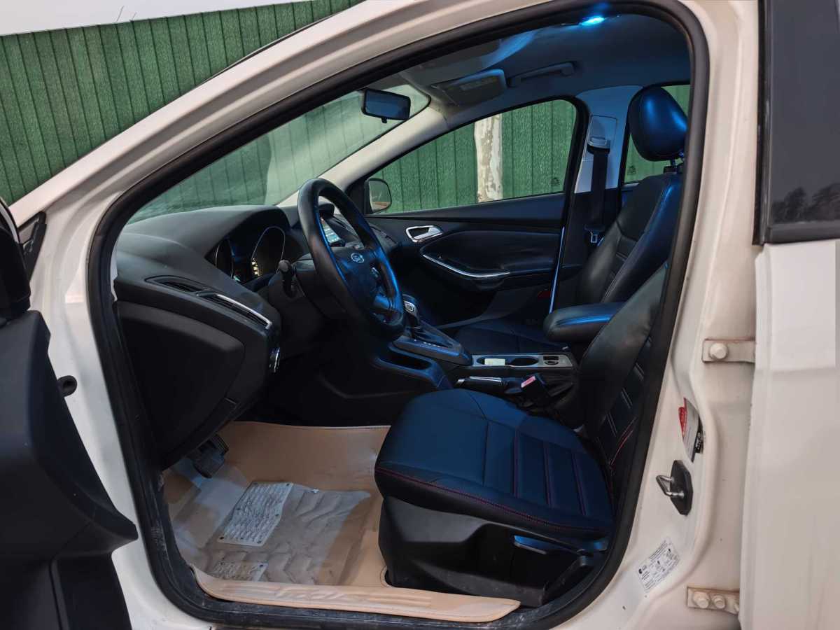 Ford Focus (Imported) 2013 car image #24