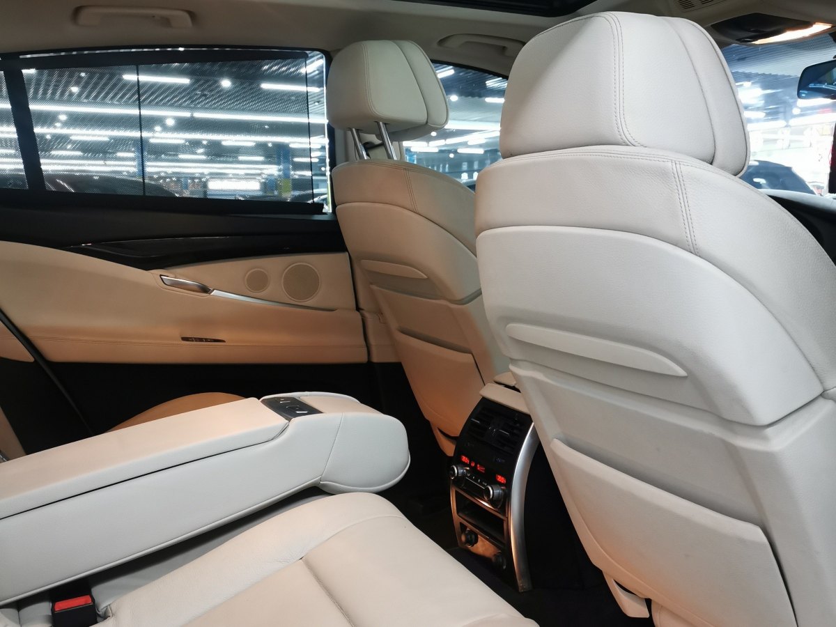 BMW 5 Series GT 2010 #24 BMW 5 Series GT 2010 immagine di auto #24