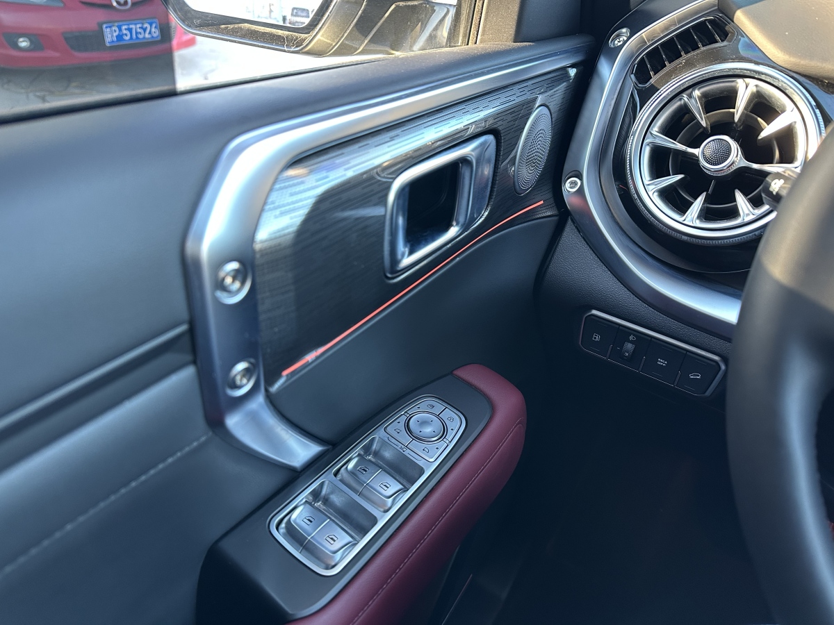 Tank 400 New Energy 2024 #24 Tank 400 New Energy 2024 car image #24