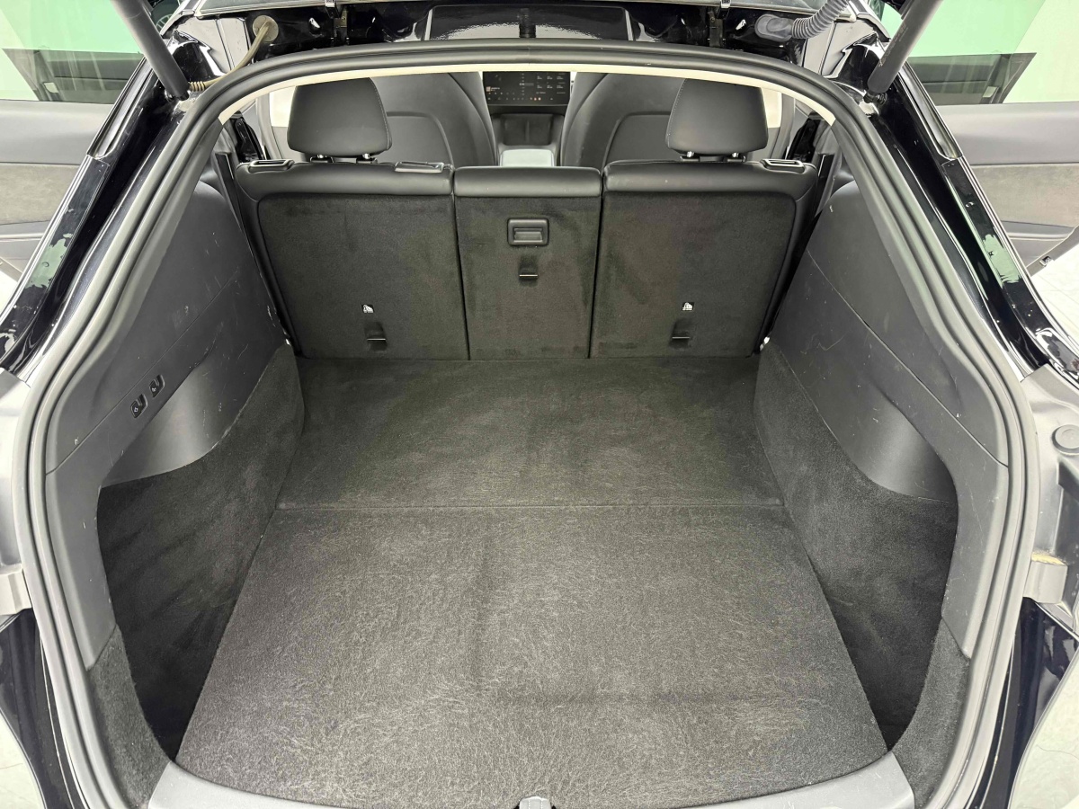 Tesla Model Y 2023 car image #24