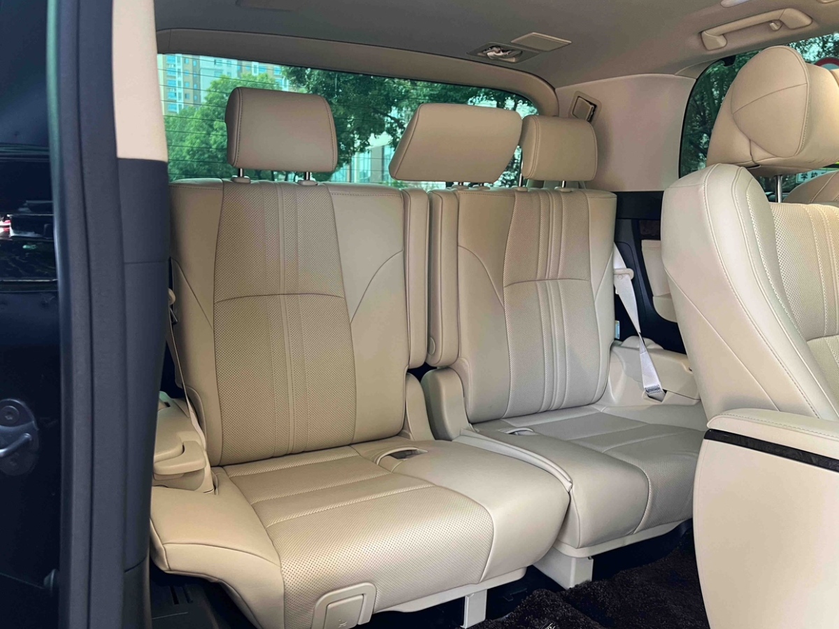 Toyota Alphard 2023 изображение автомобиля #24
