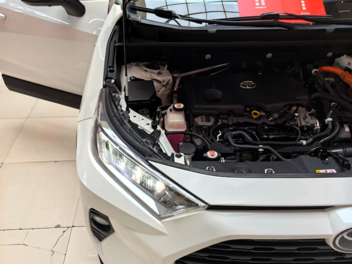 Toyota RAV4 2020 car image #24