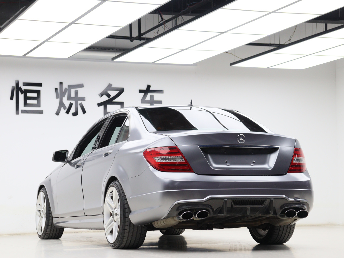 Mercedes-Benz C AMG 2010 image de voiture #24