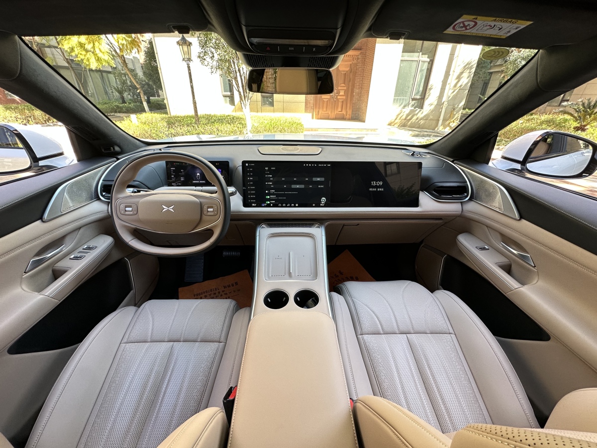 Xpeng G9 2025 imagem de carro #24