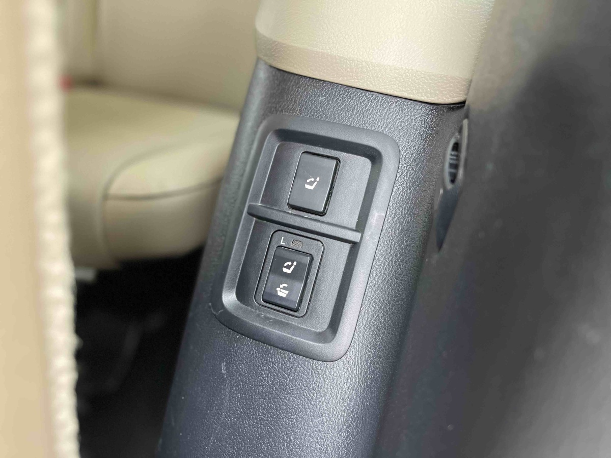 Toyota Sequoia 2015 #24 Toyota Sequoia 2015 immagine di auto #24