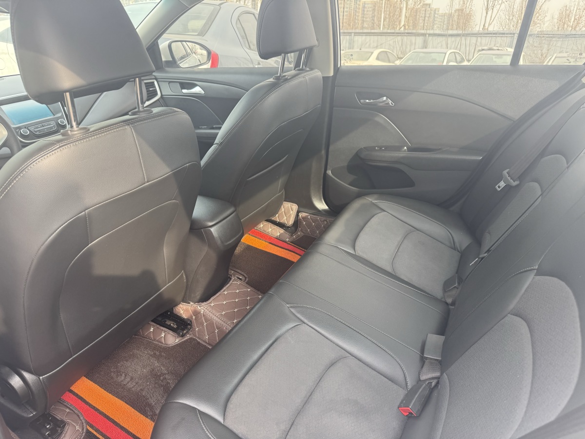 Chevrolet Cavalier 2017 صورة سيارة #24