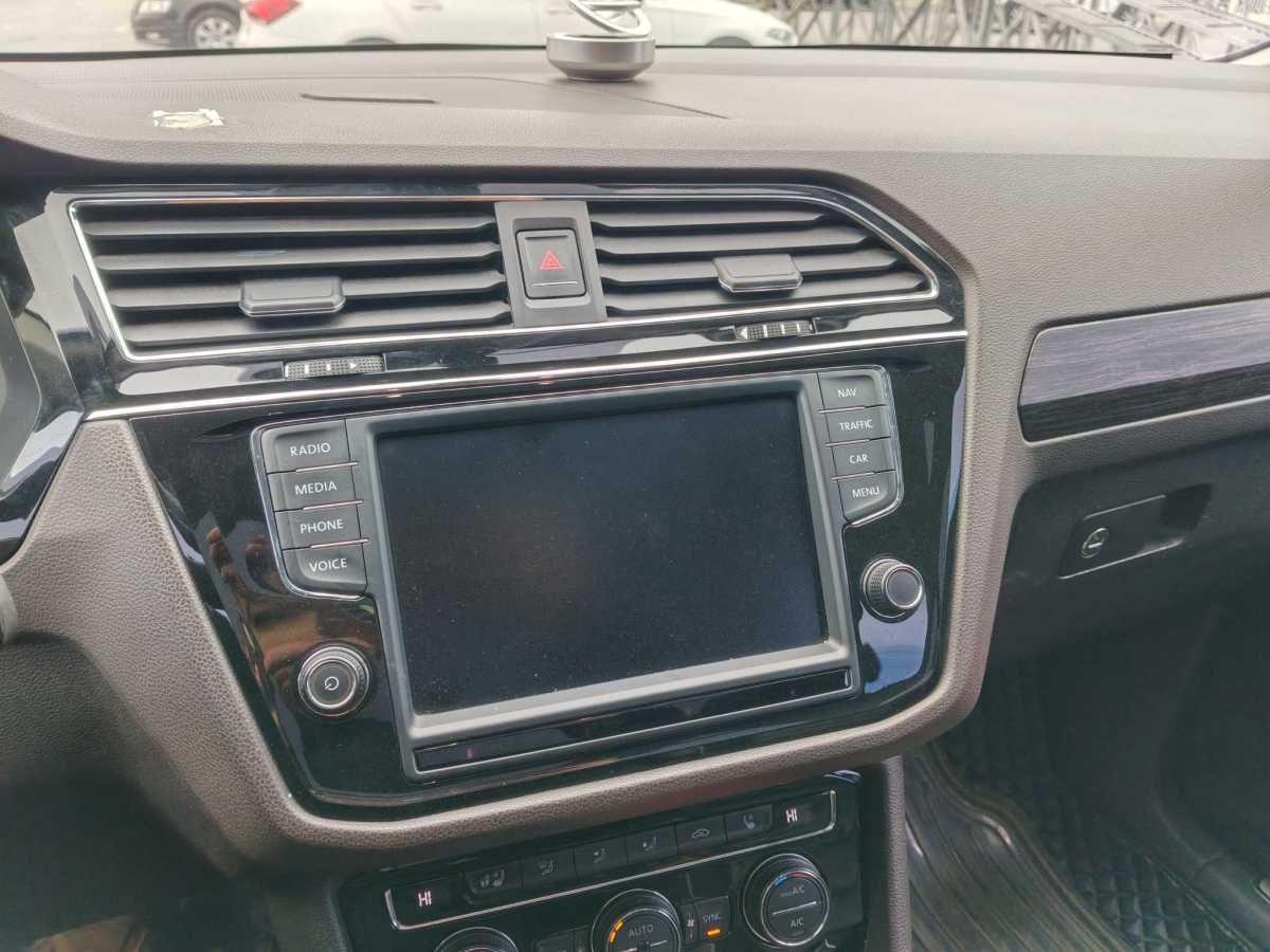 Volkswagen Tiguan X 2017 car image #24