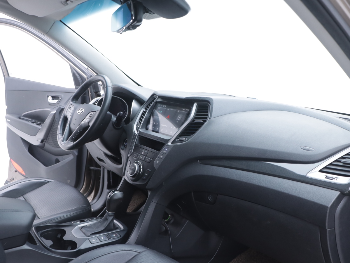 Hyundai Santa Fe 2013 car image #24