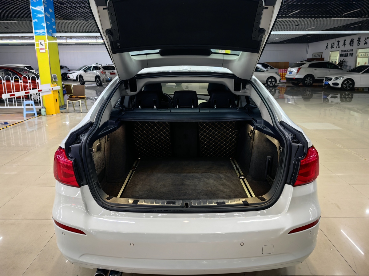 BMW 3 Series GT 2017 immagine di auto #24