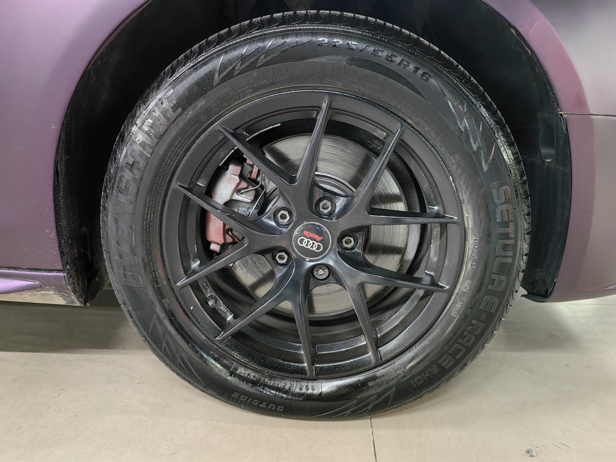 Audi 2012 car image #24