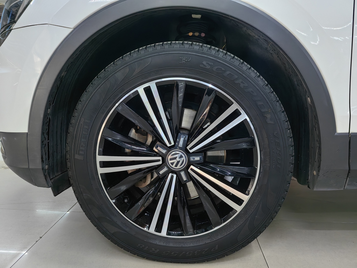 Volkswagen Tiguan L 2018 #24 Volkswagen Tiguan L 2018 car image #24