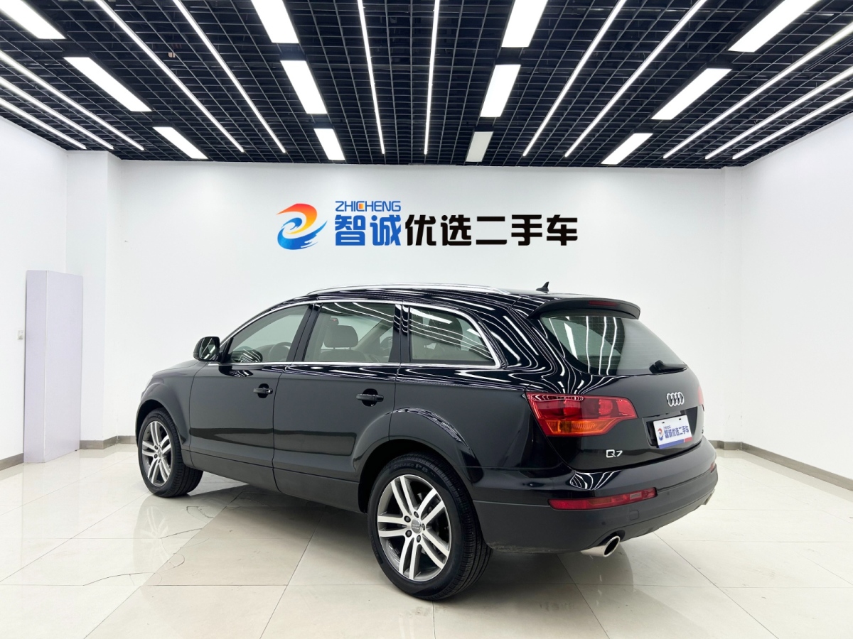 Audi Q7 2013 car image #24