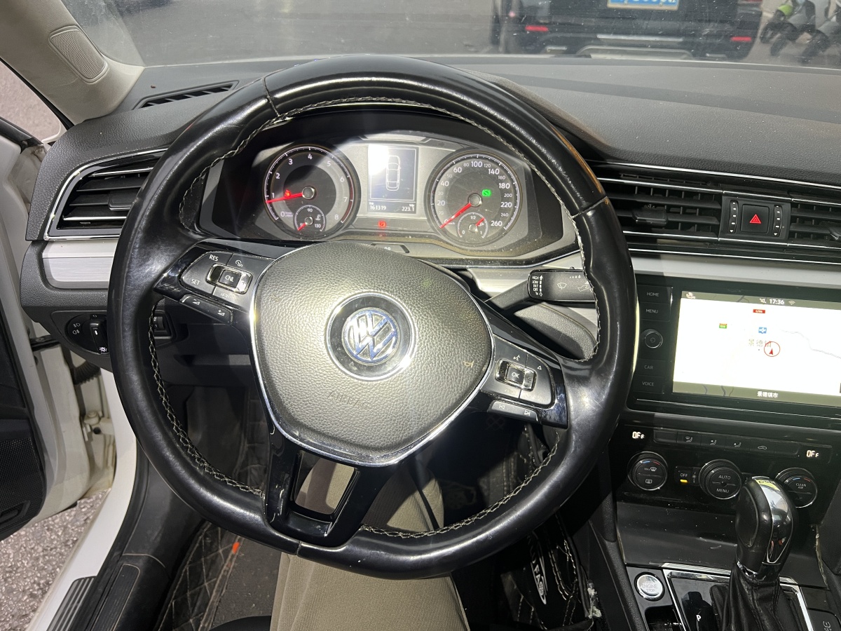 Volkswagen Lamando 2019 car image #24