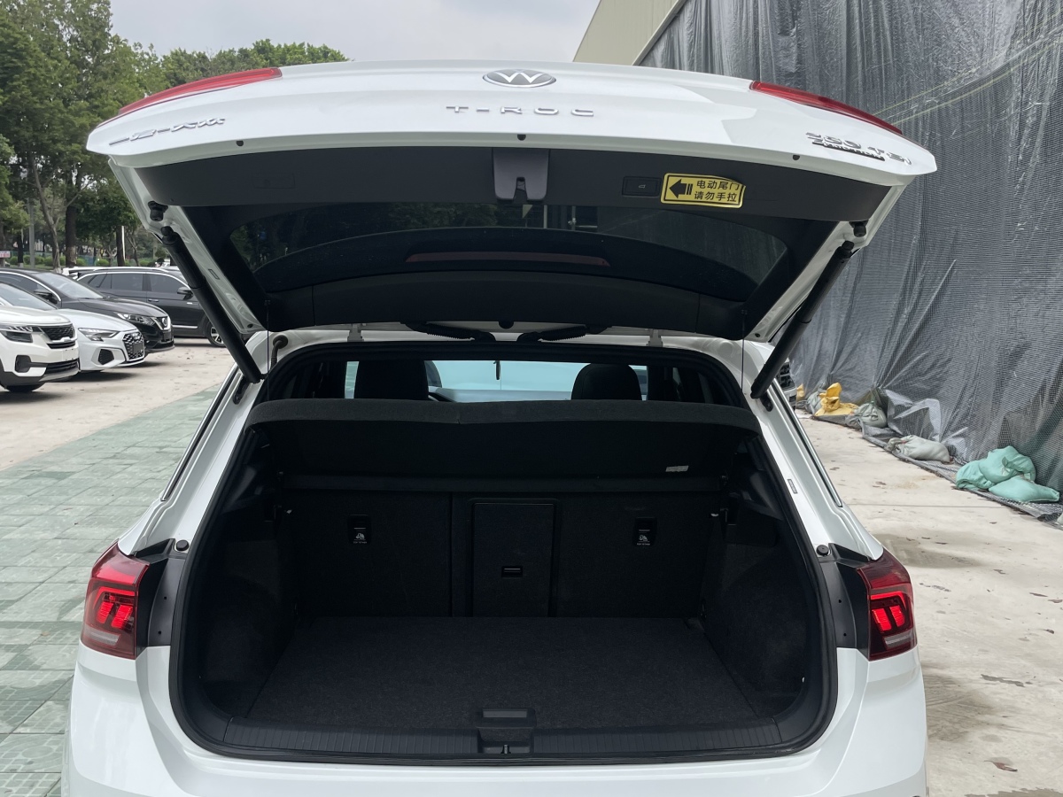 Volkswagen T-Roc 2022 car image #24