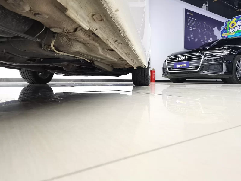 Volkswagen Gran Lavida 2018 immagine di auto #24