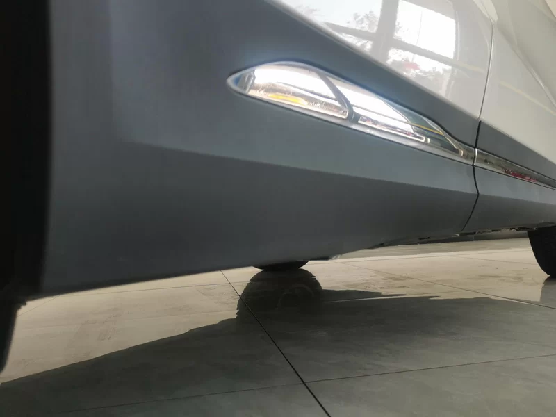 Mercedes-Benz GLA Class 2023 imagen de coche #24