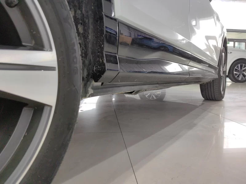 Audi Q2L 2020 car image #24