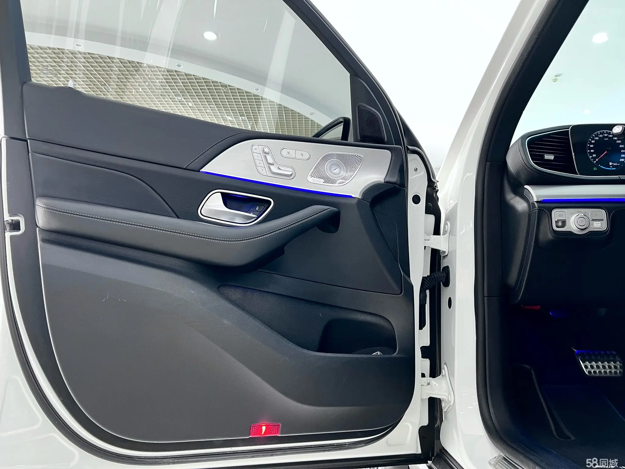 Mercedes-Benz CLE AMG 2020 #24 Mercedes-Benz CLE AMG 2020 car image #24