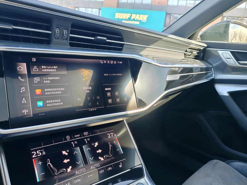 Audi A6L e-tron 2023 immagine di auto #24