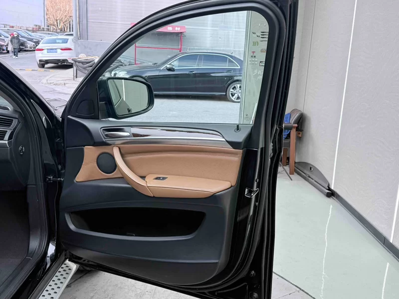 BMW X6 2012 изображение автомобиля #24