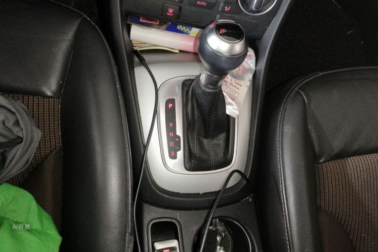 Audi Q3 2017 car image #16