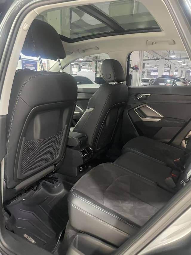 Audi Q3 2022 car image #6