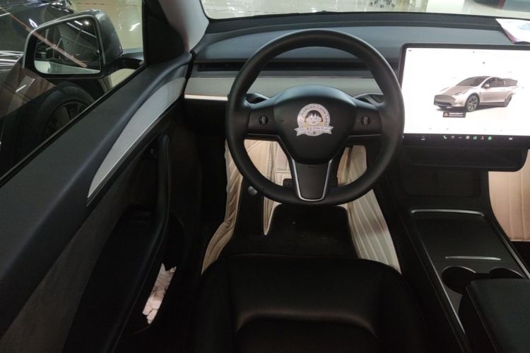 Tesla Model Y 2024 #15 Tesla Model Y 2024 car image #15