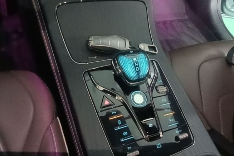 BYD Han 2023 car image #14