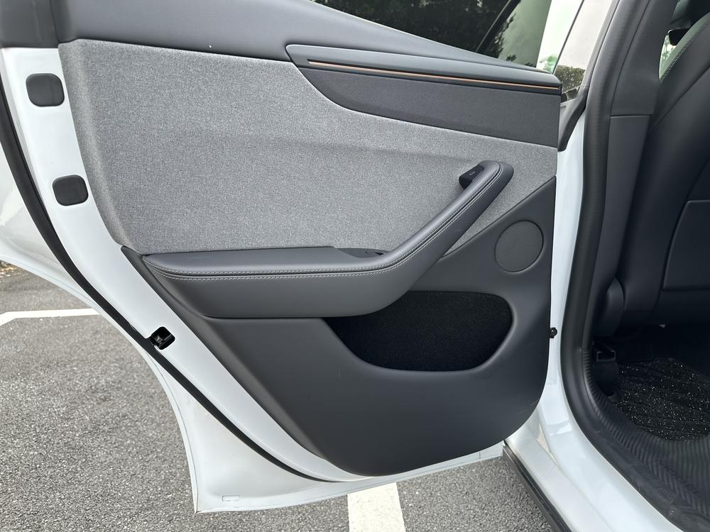 Tesla Model Y 2026 #7 Tesla Model Y 2026 car image #7