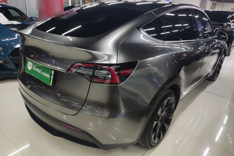 Tesla Model Y 2022 car image #5