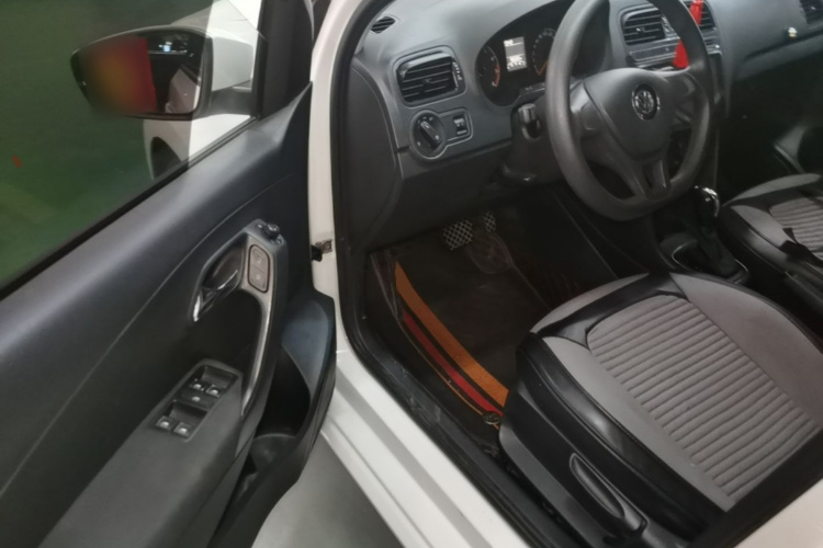 Volkswagen Polo 2018 car image #16