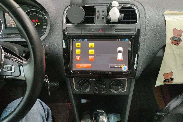 Volkswagen Polo 2016 car image #15