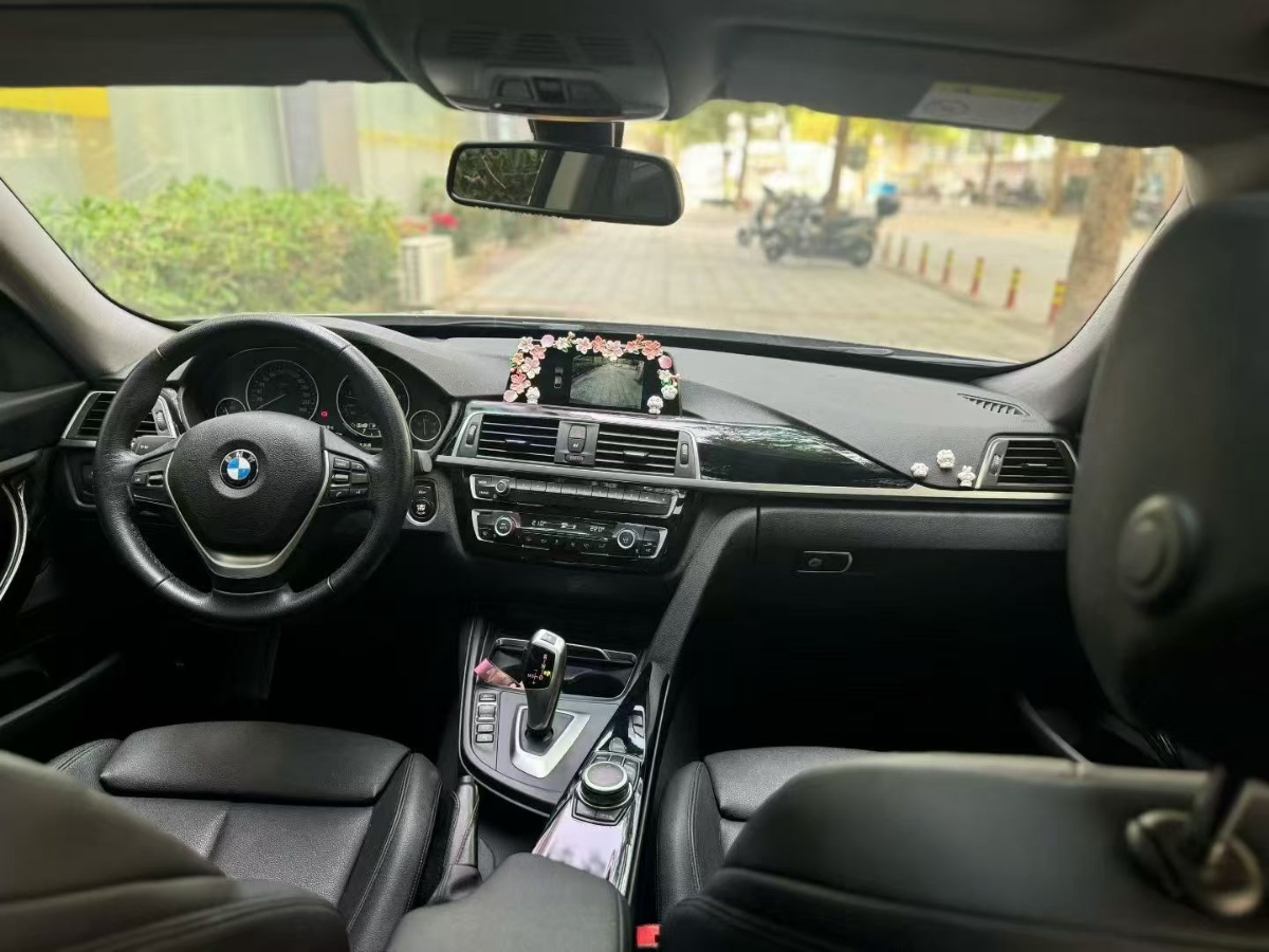 BMW 3 Series GT 2019 #4 BMW 3 Series GT 2019 car image #4