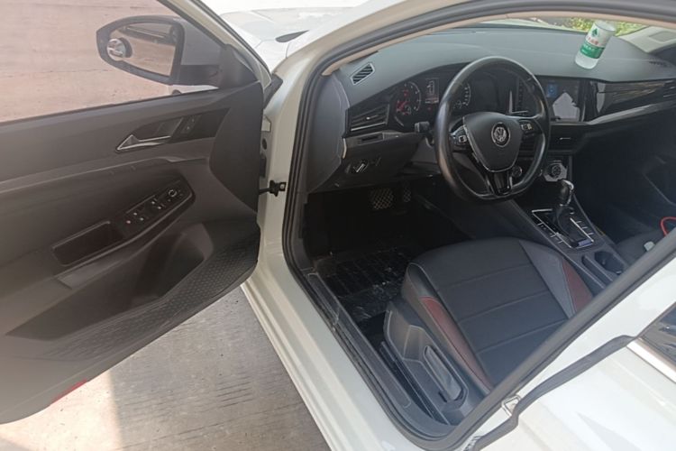 Volkswagen Bora 2020 car image #16